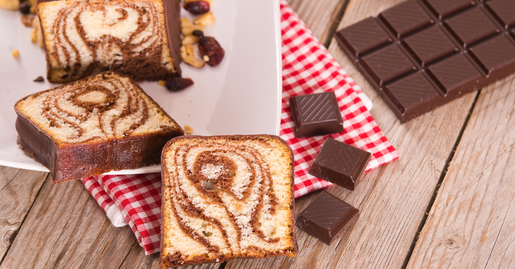 Cake marbré au chocolat et vanille